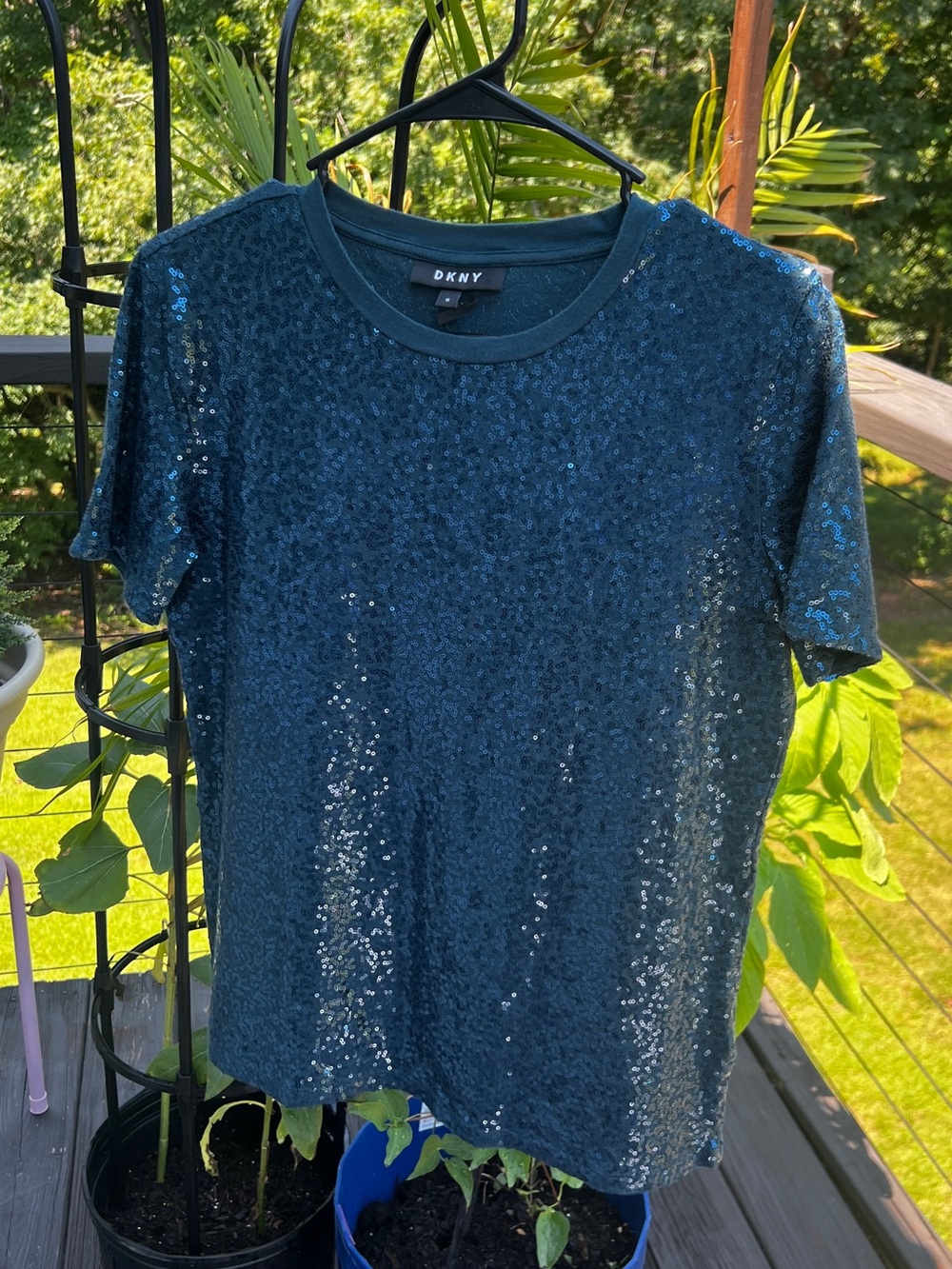 DKNY Blue Sequin Short Sleeve Top Women’s Medium Sparkle Shirt sequin